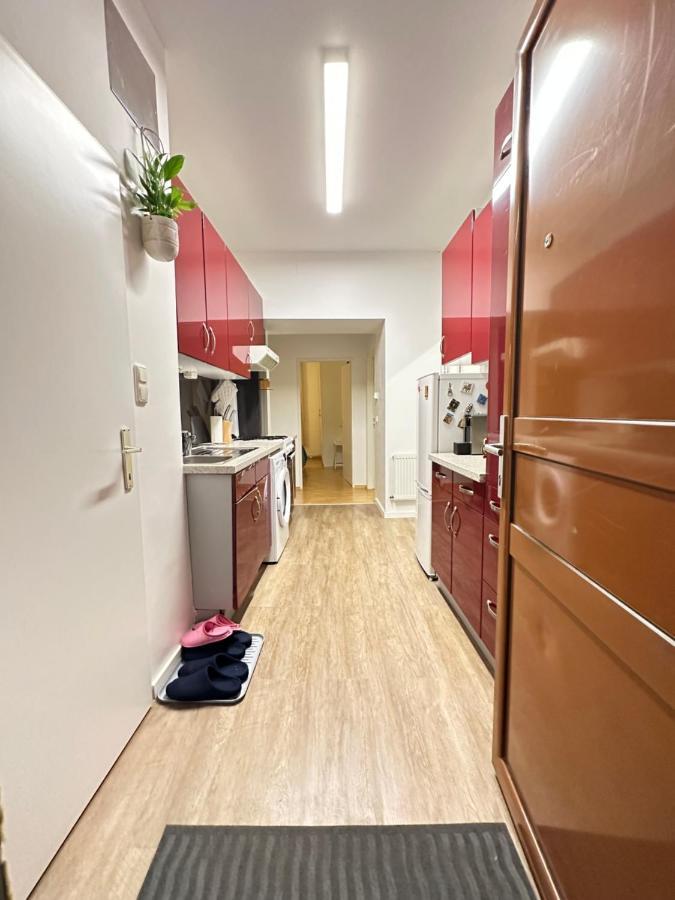 Appartamento Cosy & Quiet In 17Th District Vienna Esterno foto