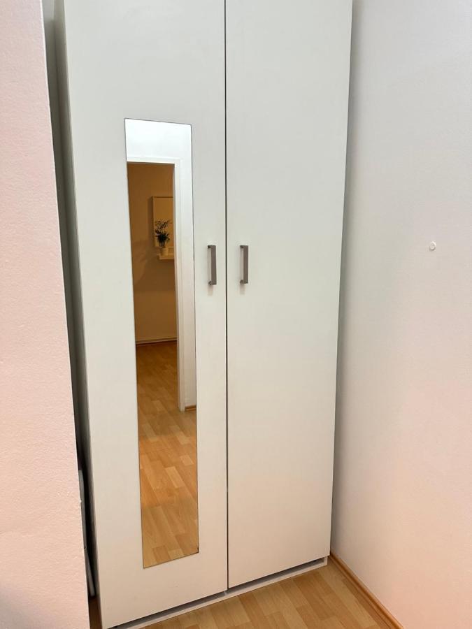 Appartamento Cosy & Quiet In 17Th District Vienna Esterno foto