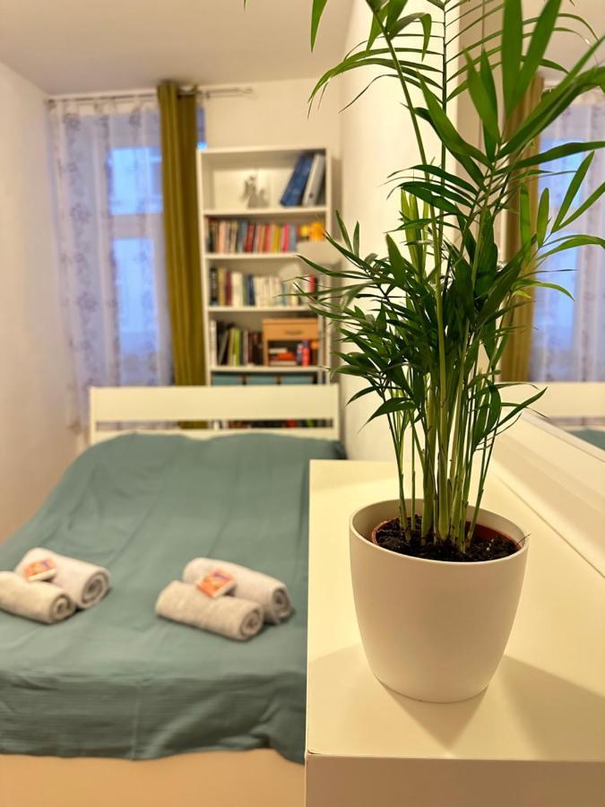 Appartamento Cosy & Quiet In 17Th District Vienna Esterno foto