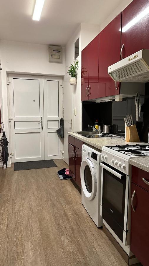 Appartamento Cosy & Quiet In 17Th District Vienna Esterno foto